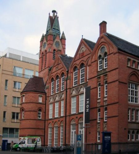 Zijaanzicht van de Ikon Gallery