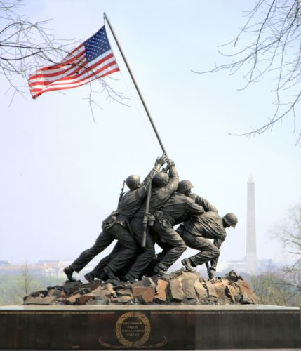 Zicht op het Iwo Jima Memorial
