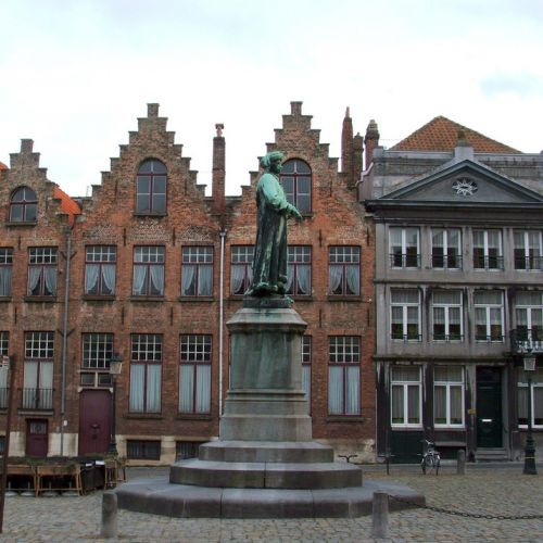 Standbeeld van Jan van Eyck
