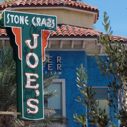 Naambord van Joe’s Stone Crab