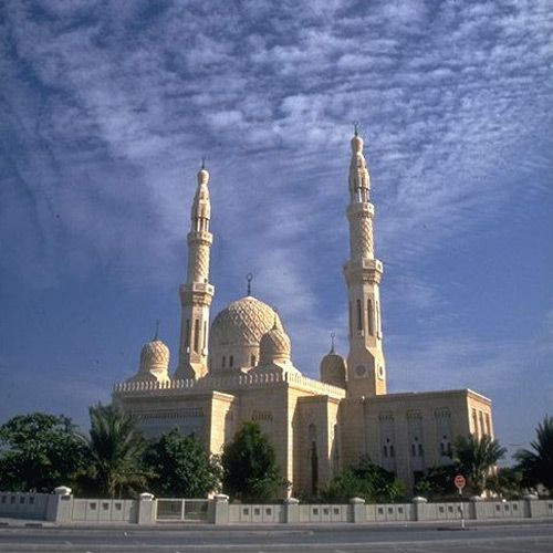 Zijaanzicht van de Jumeirah Moskee