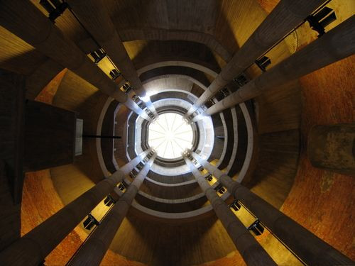 Binnen in de Sankt-Hedwigs-Kathedrale