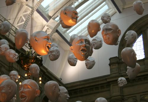 Binnen in Kelvingrove Art Gallery and Museum