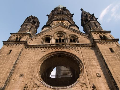 Onderaan de Gedächtniskirche