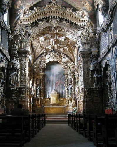 Binnen in de Igreja de Santa Clara