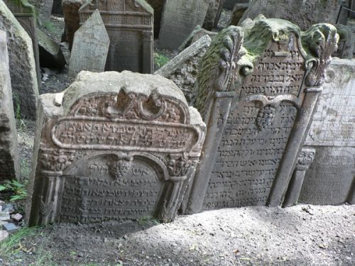 Op het Oude Joodse Begraafplaats