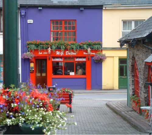 Gevel van een zaak in Kinsale