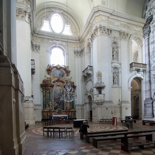 Binnen in de Kollegienkirche