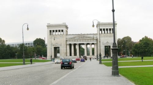 Verkeer op de Königsplatz