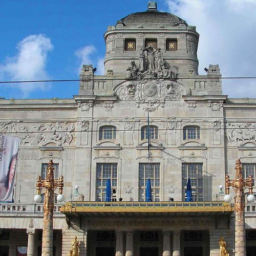 Voorkant van het Koninklijk Dramatisch Theater