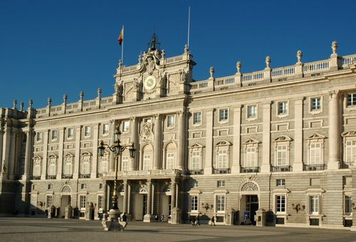 Voorkant van het Palacio Real