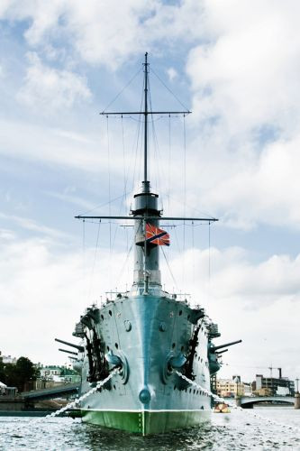 Vooraanzicht van de Kruiser Aurora