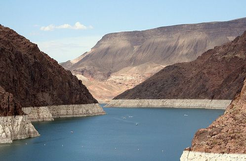 Oevers van Lake Mead