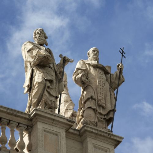 Beelden io de San Giovanni in Laterano-basiliek