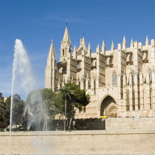 Fontein aan de Kathedraal La Seu