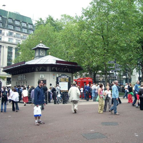 Mensen op Leicester Square