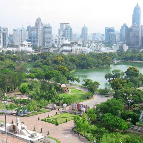 Park bij de wolkenkrabbers