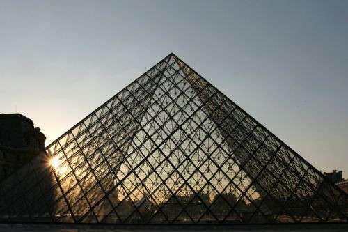 Piramide van het Louvre