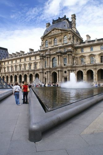 Aan het Louvre