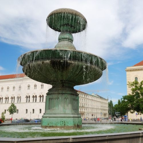 Fontein aan de Ludwig-Maximilians-Universiteit