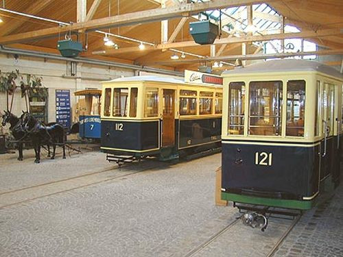 Binnen in het Trammuseum