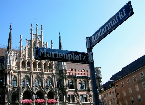 Naambord van de Marienplatz
