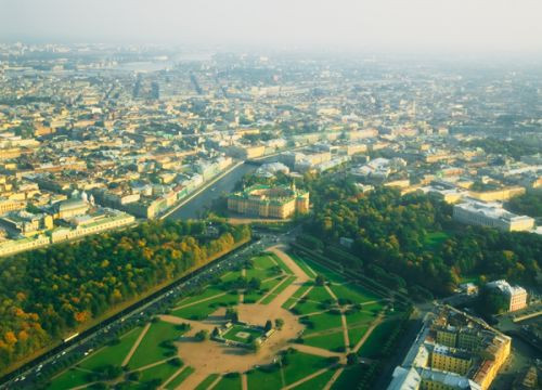 Zicht over het Marsveld