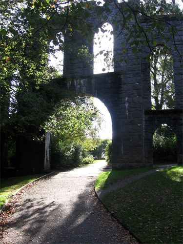 Detail van McCaig’s Tower