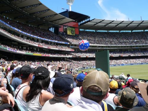 Toeschouwers in het Melbourne Cricket Ground