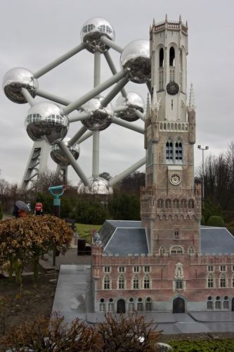 Het Atomium bij Mini-Europa