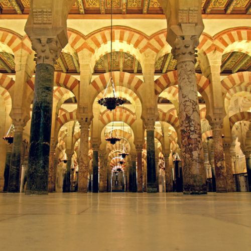 Zicht binnen in de Mezquita