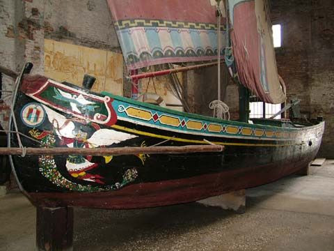 Boot in het Museo Storico Navale