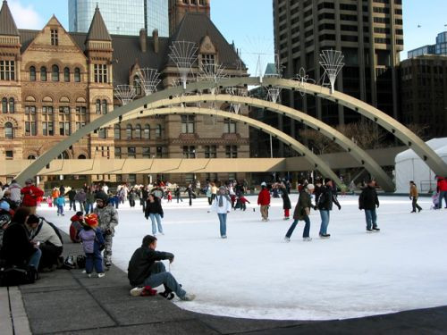 Mensen op Nathan Phillips Square