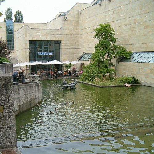 Water aan de Neue Pinakothek