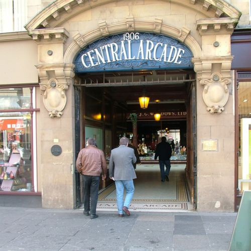 Mensen aan Newcastle Central