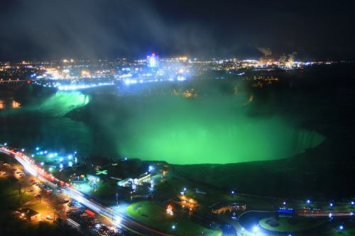 Lichtspel aan Niagara Falls