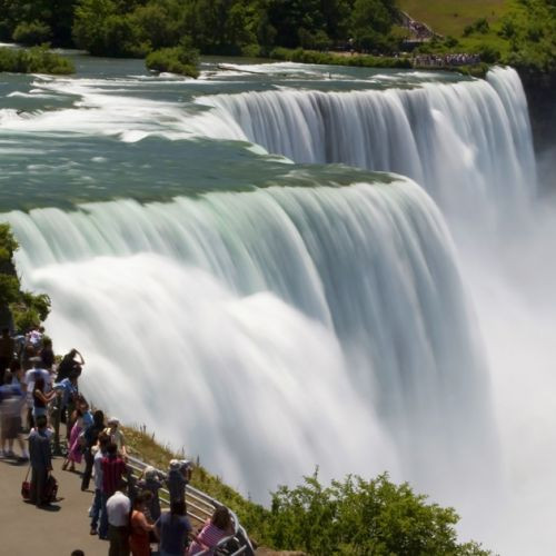 Bezoekers van Niagara Falls