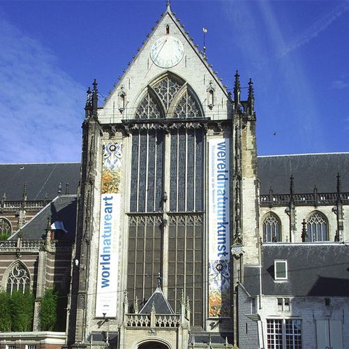 Vooraanzicht van de Nieuwe Kerk