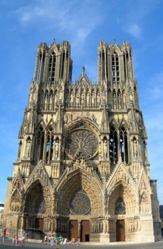 Voorkant van de Kathedraal Notre-Dame