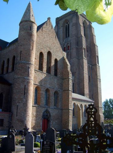 Kerkhof bij de O.L.Vrouw-Bezoekingskerk