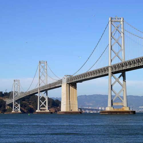 Zijaanzicht van de Oakland Bay Bridge