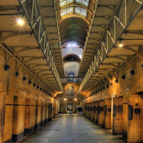 Binnen in de Old Melbourne Gaol