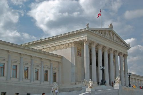 Zijaanzicht van het Oostenrijks Parlement