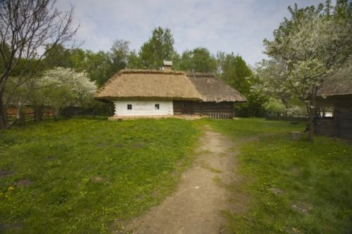 Hutjes in het Openluchtmuseum Pirogovo