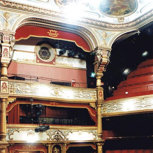 Binnen in het Grand Opera House