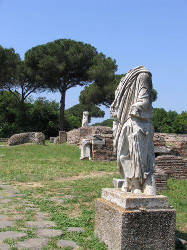 Beeld in Ostia Antica