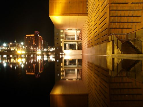 Palacio Euskalduna bij nacht