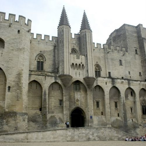 Muur van het Palais des Papes