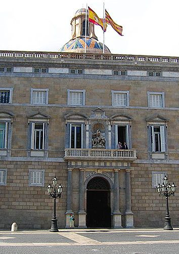 Voorkant van het Palau de la Generalitat