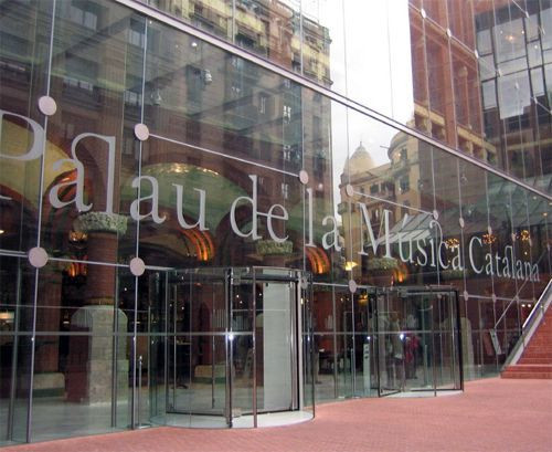 Glazen inkom van het Palau de la Musica Catalana